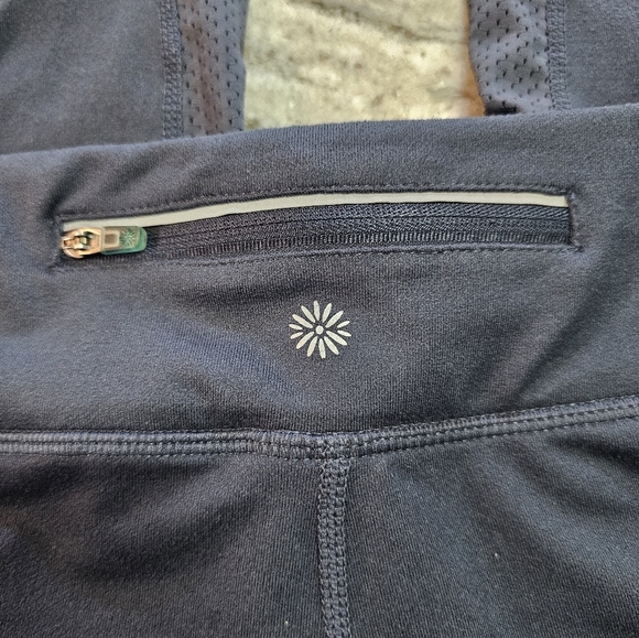 Tangerine Women’s Active Leggings Small Navy Teal Ombre Mesh Panels - Picture 7 of 7